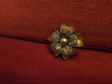 Brosa vintage ca. anii &#039;60 floare ca. 2 cm.