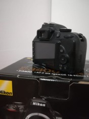 Nikon D3400 cu obiectiv de 18-55 mm foto