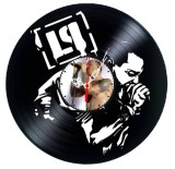Ceas de perete decorativ realizat din disc de vinil, Model Linkin Park Chester Bennington Rock Metal, Negru, 30 cm