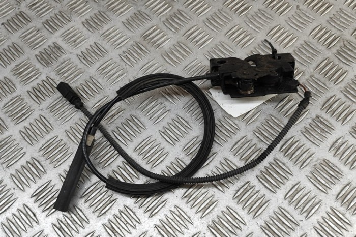 &Icirc;ncuietoare capota VW GOLF VII 5G1, BQ1, BE1, BE2 2017 OEM: 5G1823509B 31032136