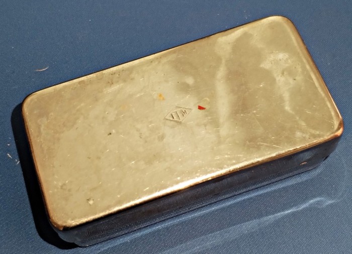 Casoleta inox vintage sterilizare depozitare transport seringi sau mic instrument chirurgical 10cm/5cm/3.5 cm stare conform foto stantat ITM in romb