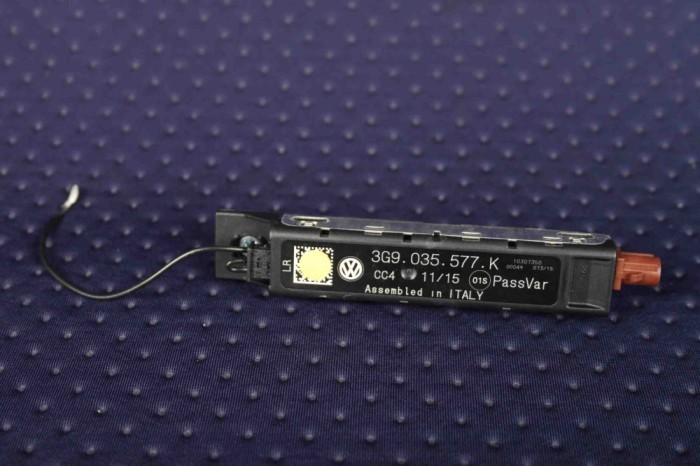 Amplificator de antena VW PASSAT Variant B8 3G5 2015 OEM: 3G9035577K