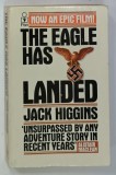 THE EAGLE HAS LANDED by JACK HIGGINS , 1975 , PREZINTA INSEMNARI PE PAGINA DE GARDA