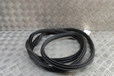 Garnitura ușă dreapta față MERCEDES-BENZ C Coupe C205 2020 OEM: A2056363800 | 32052781 foto