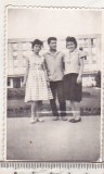 Bnk foto Grup in parcul Nichita Stanescu Ploiesti - anii `70, Alb-Negru, Romania de la 1950, Cladiri