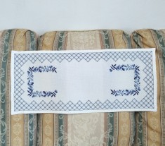 Napron/ Centru de masa Vintage din bumbac cu broderie manuala in cruciulite