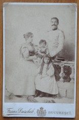 Fotografie de cabinet de secol 19, Franz Duschek, ofiter cu familia