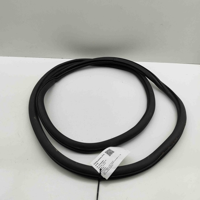 Garnitura ușă dreapta spate AUDI A5 Avant 2024 OEM: 8B9833721