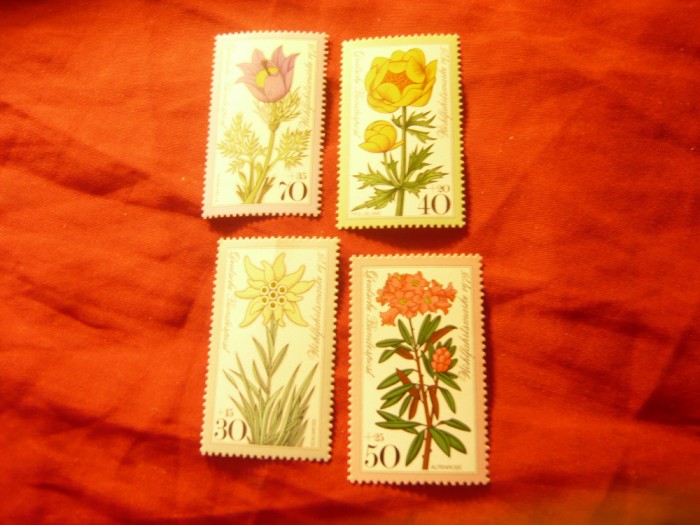 Serie RFG 1975 FLORA , 4 valori