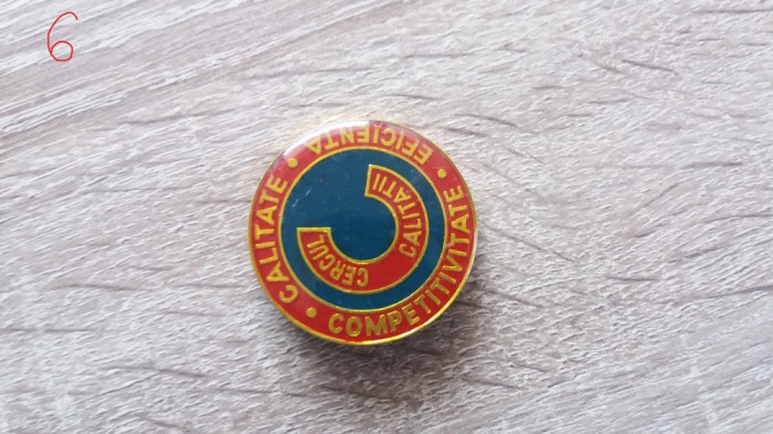 QW9 I 77 - Insigna - Tematica calitati - Calitate competitivitate eficienta