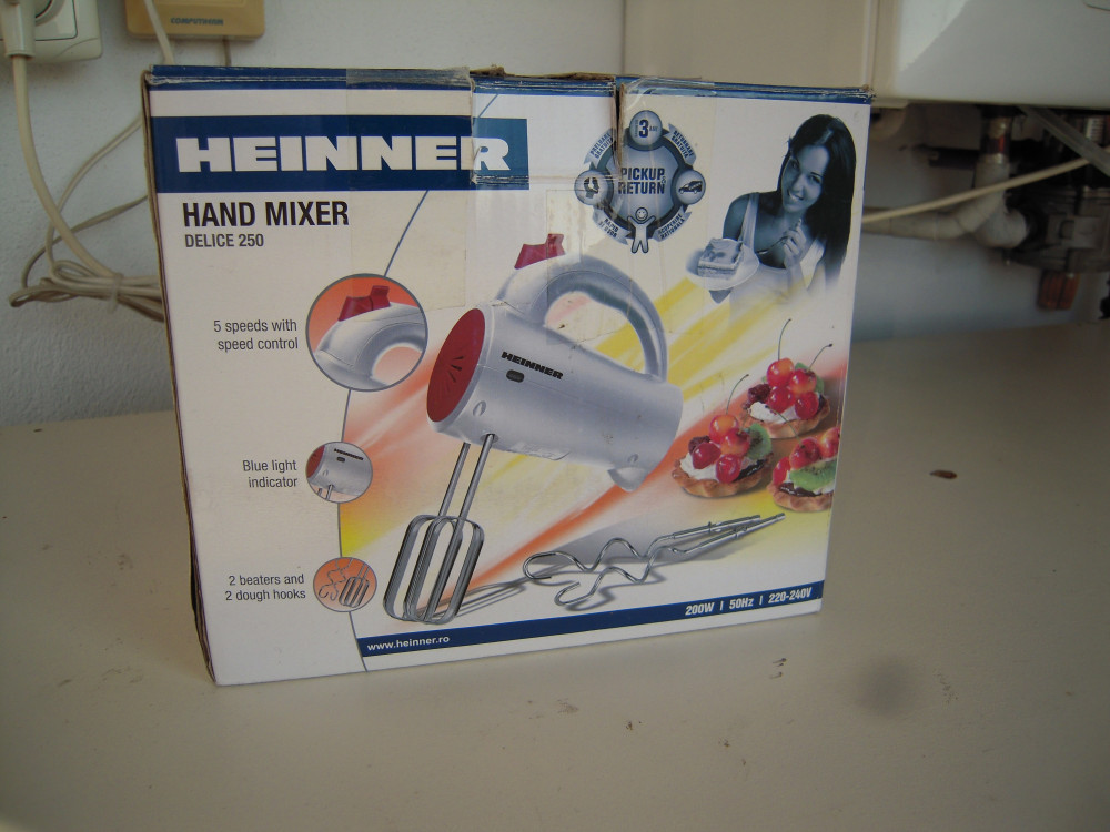 Mixer de mana Heinner Delice HM-250, 200W, 5 viteze, alb-rosu + 4 pahare  sticla, 200 W | Okazii.ro