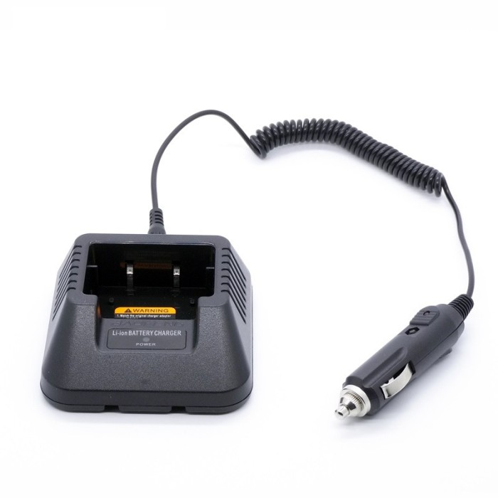 Incarcator auto pentru statii BAOFENG UV-82, cu adaptor pentru bricheta si baza incarcare