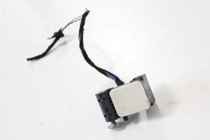 Senzor de impact dreapta față BMW X6 E71, E72 2012 OEM: 6911003 10034494
