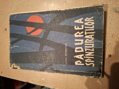 Carte padurea spanzuratilor foto