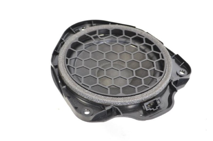 Difuzor ușă st&acirc;nga spate AUDI A3 8V1, 8VK 2013 OEM: 8V7035411 3746430