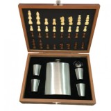Set Sticla cu 4 Pahare, Cutie Speciala Sah, Piese Sah Incluse, Sticla