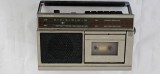 RADIOCASETOFON SIEMENS CLUB 940, ANII 80 . FUNCTIONEAZA SI RADIO PE MEDII SI FM SI CASETOFONUL .