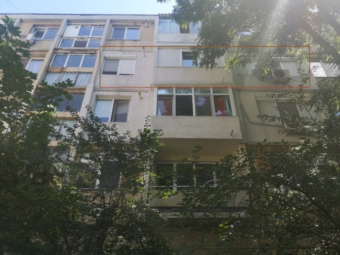Apartament 2 camere etaj 3/4 Bld. Independentei colt cu str. Scolilor