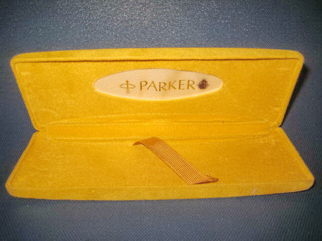 6335-Cutie stilouri- pixuri Parker, stare buna. Marimi 16/5.5/2 cm.