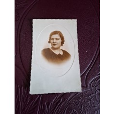 Fotografie tip carte postala , Portret femeie - alb negru