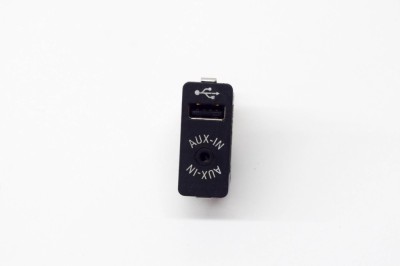 Port USB/AUX-In BMW i3 I01 2019 OEM: 9266607 14748934 foto
