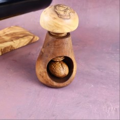 Spărgător nuci din lemn de măslin