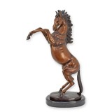 Cal sarind-statueta din bronz pe un soclu din marmura TBA-188