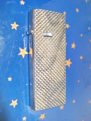 B495-I-Bricheta SHARP Gas mica veche rara de colectie nefunctionala. foto