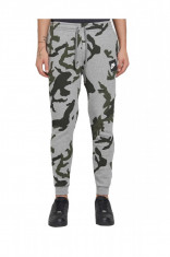 Pantaloni sport barbati Nike AOP Club Camo Gri foto