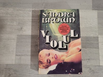 Violul de Sandra Brown foto
