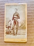 H354-I- CD Foto Ofiter cu sabie imperiul austiac anii 1880-1900 Atelier KIRSCHNER V. Reclama cu design deosebit cu portal Baroc, amorasi, porumbei.