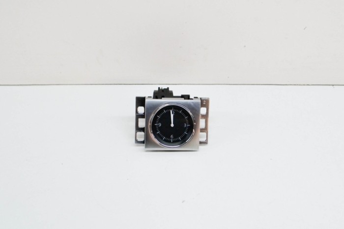Ceas interior VW PASSAT Variant B7 365 2014 OEM: 3AA919204A,1948058-15,1948189 | 14977920