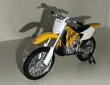 Macheta motocicleta Suzuki RM250 - Welly 1/18