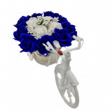 Aranjament floral trandafiri &quot;Bicicleta cu flori zambarete&quot;, flori de sapun, albastru cu alb, 30x17x15 cm