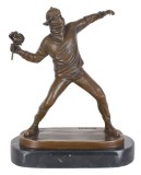 Aruncatorul de flori-statueta din bronz cu un soclu din marmura PAB032
