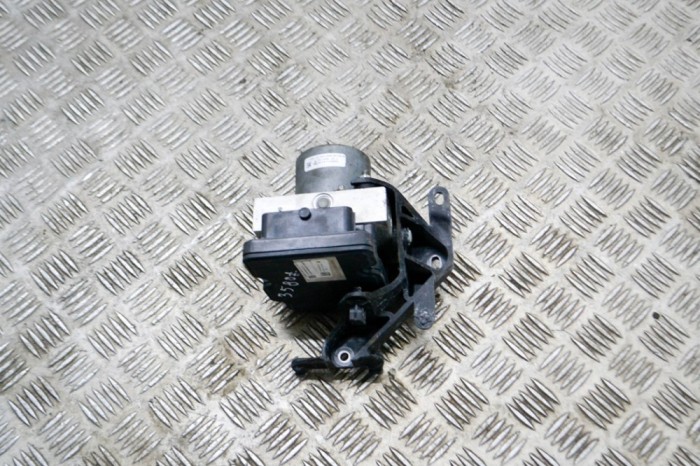 Pompa ABS TESLA MODEL 3 2018 OEM: 1103541-00-A,1044745-87-B,1044741-99-D 14703682