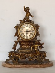 Ceas antic de semineu din bronz si marmura, stil Rococo, 43,5x36,5x23cm foto
