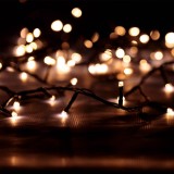 Instalație Lumini Crăciun LED Extensibilă cu Telecomandă, 13.05m, 200 Becuri, Alb Cald/Multicolor, Cablu Verde, Oem