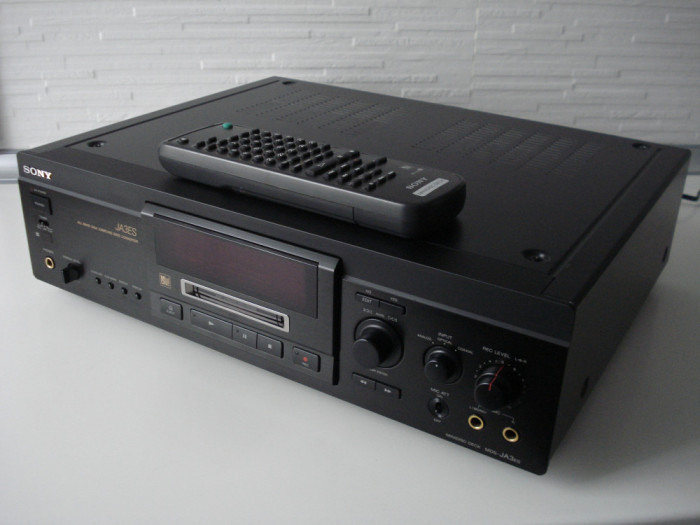 Minidisc recorder Sony JA3ES cu telecomanda