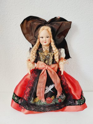 Papusa vintage Franta 175 costum port popular etnic traditional rustic 20cm foto