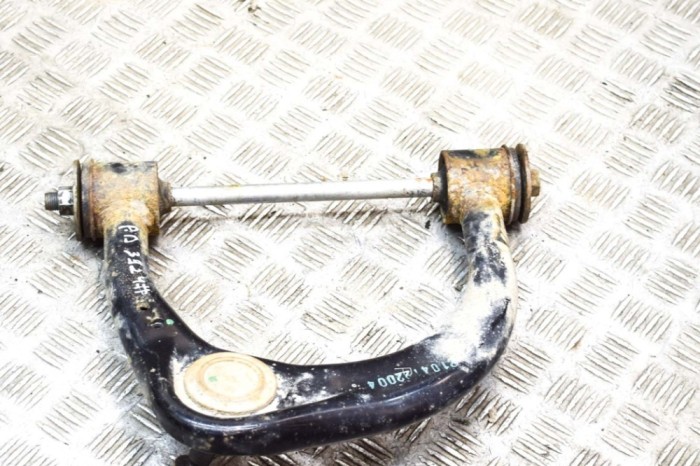 Braț superior dreapta față TOYOTA HILUX VII Pick-up _N1_, _N2_, _N3_ 2012 OEM: 48610-0K040 18058930