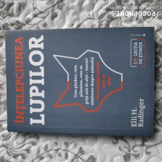 &amp;Icirc;nțelepciunea lupilor foto