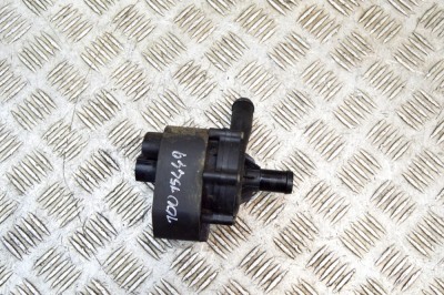Pompa de apa auxiliara TESLA MODEL S 2017 OEM: 1035348-00-F 17698793 foto