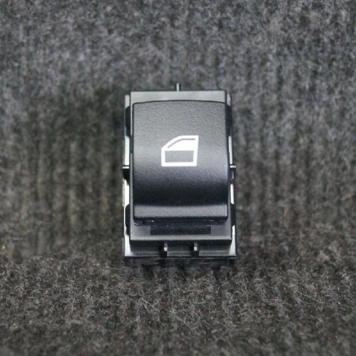Buton geam ușă st&acirc;nga spate BMW 2 Gran Tourer F46 2016 OEM: 9208107 1991750