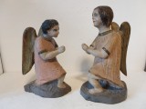 Pereche statuete &icirc;ngeri vechi lemn masiv sculptat și pictat manual, decor religios vintage baroc, colecție, decor design interior, 23-26cm