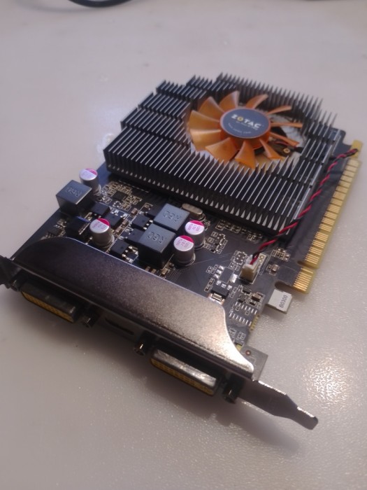 placa video NVIDIA 730 GT , ZOTAC , 4 gb /128 bit DDR3 ,functionala