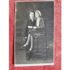 Fotografie tip carte postala, fata si baiat, perioda interbelica