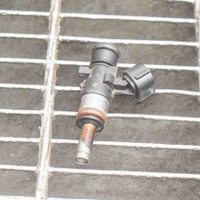 Injector de combustibil VW GOLF VII 5G1, BQ1, BE1, BE2 2016 OEM: 06L906031A,0280158266 11772347