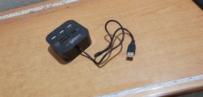 Cardreader + hub Usb extern pe Usb 2-318 foto