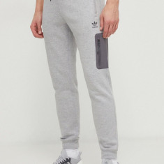 adidas Originals pantaloni de trening culoarea gri, melanj IZ3281